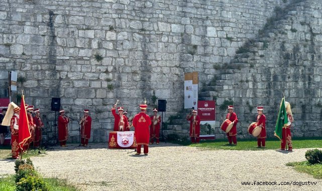 Fatih Belediyesi Mehter Takımı, Tarihî Yedikule Hisarı'nda Coşkulu Gösterilerine Devam Ediyor