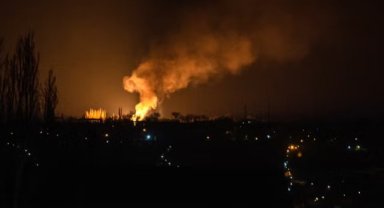 İran'ın 3'üncü büyük kenti İsfahan'da peş peşe şiddetli patlamalar