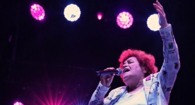 1 EYLÜL DÜNYA BARIŞ GÜNÜ’NDE SELDA BAĞCAN BEŞİKTAŞ’TA SAHNE ALDI