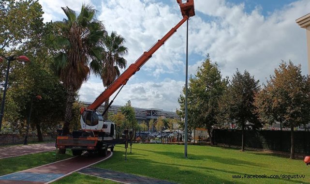 KÂĞITHANE BELEDİYESİ'NDEN PARKLARA ÇEVRECİ VE GÜVENLİ DOKUNUŞ