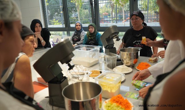 KARINCA El Emeği Eğitim Birimimizden Sağlıklı Lezzetler: Silivrikapı'da Sebzeli Kek Atölyesi