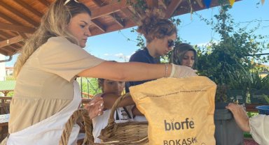 Organik atıkların toprağa yeniden kazandırılmasını hedefleyen Kompost Atölyesi, Ayvansaray Bahçe'de şehir sakinlerine sürdürülebilir bir yaşam sunuyor.