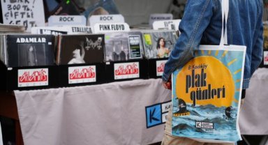Plaklar Sekizinci Kez Kadıköy’de Döndü