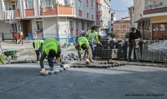 Esenyurt’ta Tahrip Olan Yollar Yeniliyor