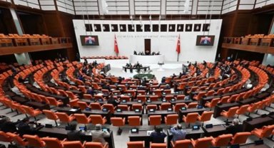 CHP'li vekillerin dokunulmazlıkları kalkacak mı? 33 ayrı suçlama var! Fezlekenin detayları belli oldu