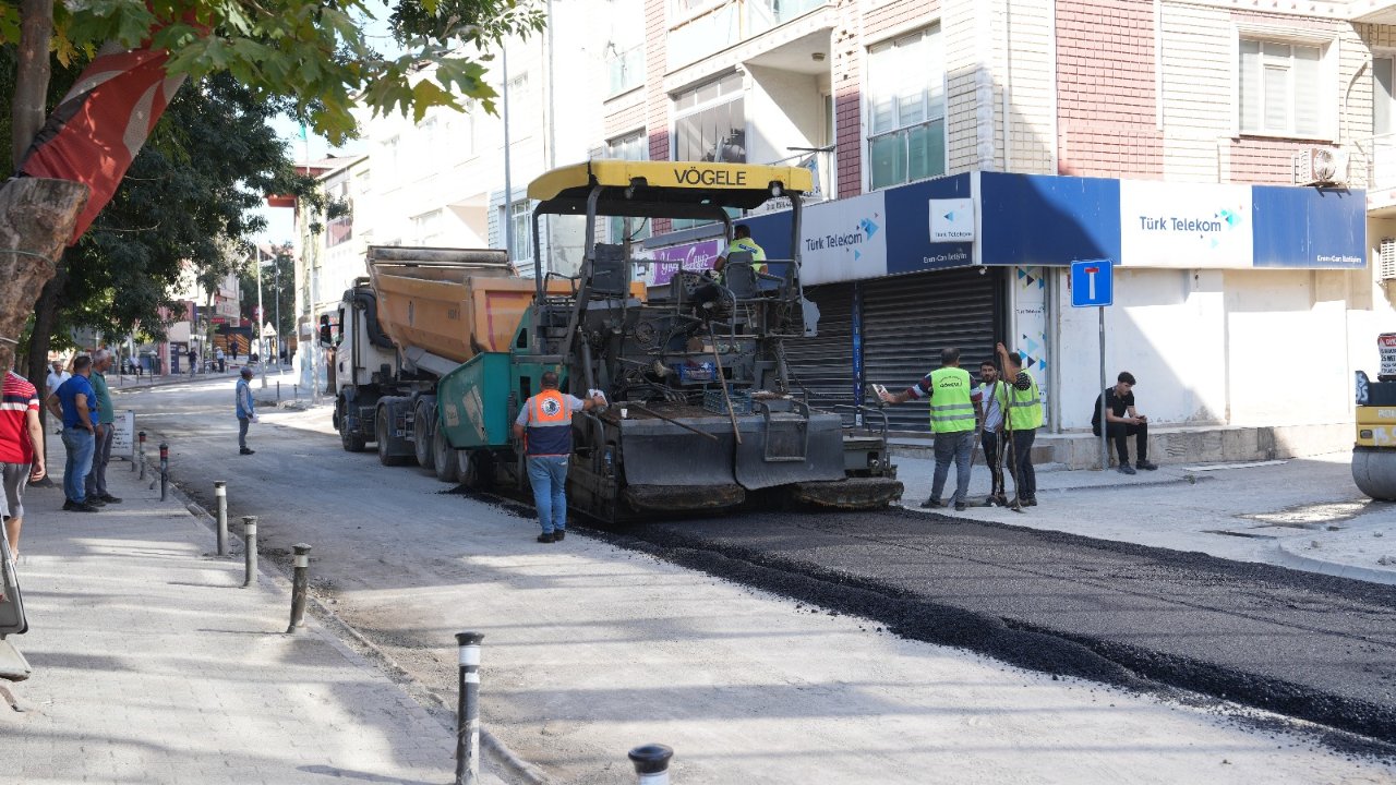 Kartal Belediyesi’nden Üç Mahallede Eş Zamanlı Yol Yenileme Çalışması