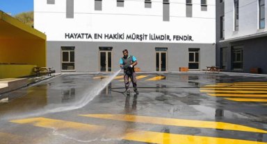 ATAŞEHİR BELEDİYESİ, OKULLARI YENİ DÖNEME HAZIRLIYOR