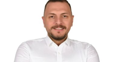CHP Kartal İlçe Başkanlığı görevini yürüten Mert Polat , yeni dönemde de aday olduğunu açıklayan bir bildiri yayınladı.