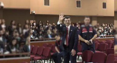 Ekrem İmamoğlu'nun diploma davası başladı: Dakikalarca ayakta alkışlandı!