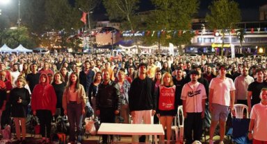 Tuzla’da EuroBasket final heyecanı dev ekranlarda yaşandı
