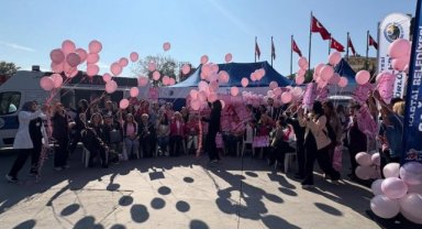 Gökyüzüne pembe balonlar bırakıldı, farkındalık mesajı verildi