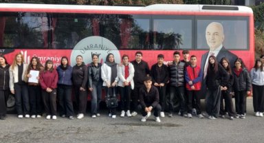 ÜMRANİYELİ ÖĞRENCİLER, KEMALETTİN TUĞCU’YU KABRİ BAŞINDA ANDI