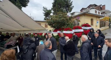 Saniye Öğüt dualar eşliğinde defnedildi.