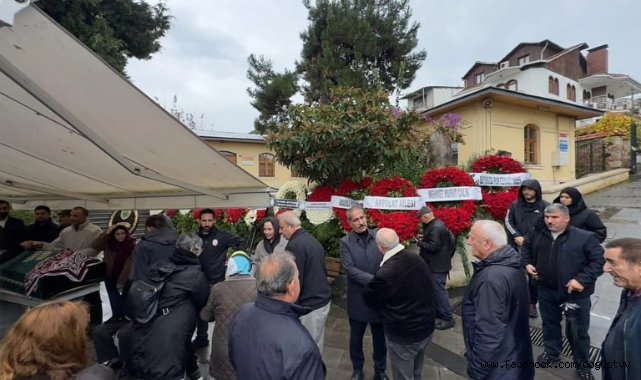 Saniye Öğüt dualar eşliğinde defnedildi.