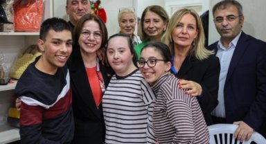 ÖZEL GEREKSİNİMLİ BİREYLER İÇİN YENİ YIL KUTLAMASI