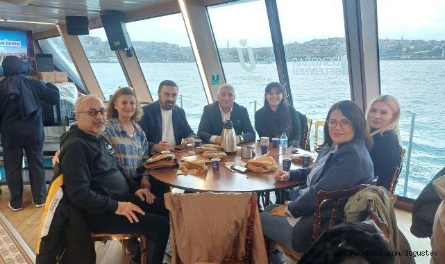 Sivkon Sivas Konfederasyonu ve Üsküdar Belediyesi işbirliğiyle düzenlenen Tekne Turuna bugün tüm Üye Federasyonlarımızın yoğun bir katılımı ile gerçekleştirdi