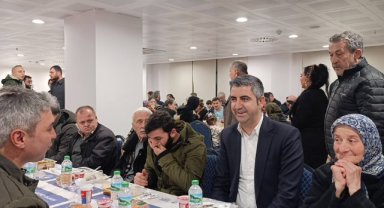 BAŞKAN GÖKHAN YÜKSEL, YALI YUNUS TOPSELVİ KÜLTÜR MERKEZİ'NDE KOMŞULARIYLA İFTARDA BULUŞTU