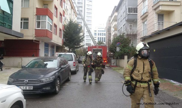 Kartal’da çatı katında yangın paniğe neden oldu