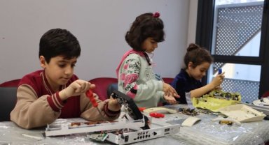 Maltepe Belediyesi’nden çocuklarla elektronik atık atölyesi