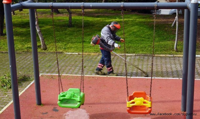 Maltepe Belediyesi’nin parkları bayrama hazırlanıyor