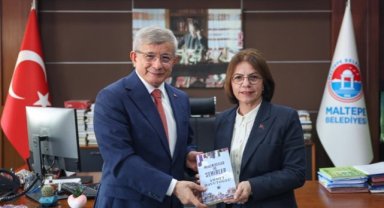 Davutoğlu’ndan Başkan Esin Köymen’e ziyaret