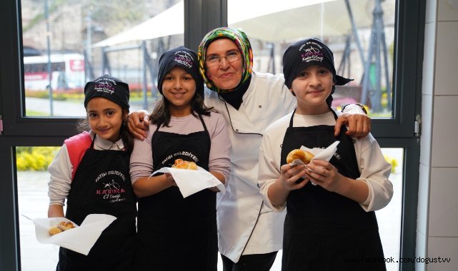 Genç KARINCA Projesiyle Silivrikapı'da Emin Ali Yaşin İlkokulu Öğrencilerimizle Kurabiye Çalışması