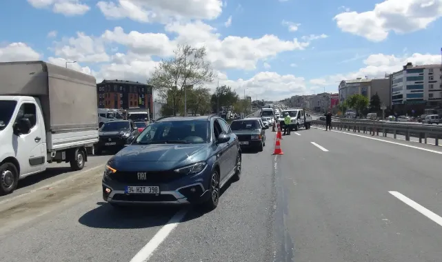 İstanbul'da vida kabusu! Gelenin lastiği patladı, trafik kilitlendi