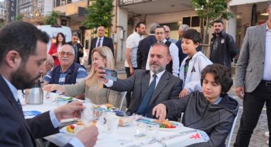 KARDEŞLİK VE DAYANIŞMA SOFRASI: SANCAKTEPELİLER BAYRAM SABAHI AKIN CADDESİ'NDE BULUŞTU