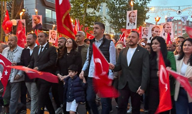 Kartal’da 19 Mayıs Coşkusu Fener Alayı ve Mehmet Erdem Konseriyle Taçlandı