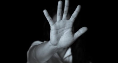 Toplu istismara uğrayan 13 yaşındaki kızın üvey babası tüm suçu çocuğa attı