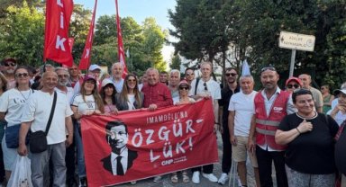 Akpolat’a Destek İçin Büyükada’da Yürüyüş: Ailesi de Kortejde Yer Aldı