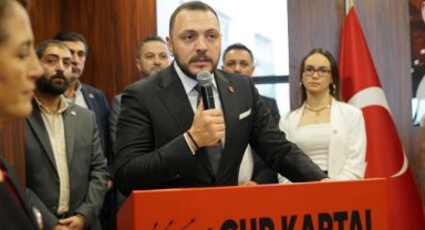 CHP Kartal'da Toplu İstifa: İlçe Başkanı Mert Polat ve Yönetimi Görevlerinden Ayrıldı