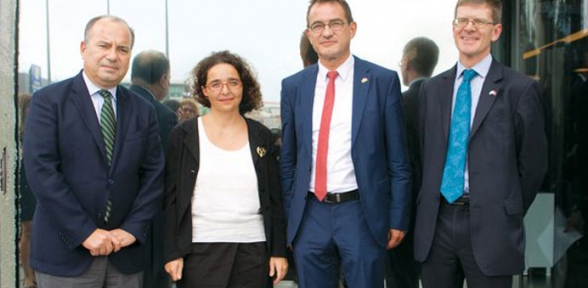 3 AB ülkesinden Hürriyet e destek ziyareti