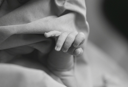 3 günlük bebeğini öldürdü