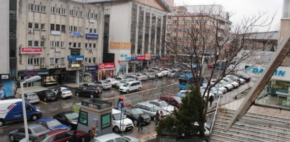 30 yıldır değişmeyen kaldırımlar ve asfaltlar