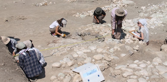 2400 yıllık ateş tapınağı gün yüzüne çıkarıldı