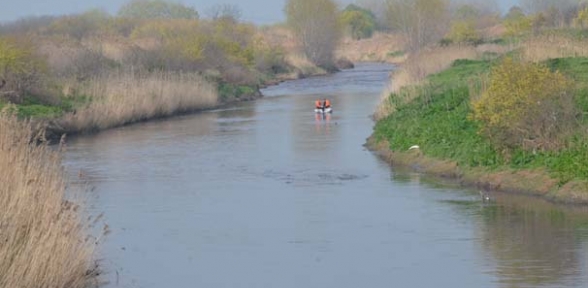 17 yaşındaki anne Sevgilim bir günlük bebeğimizi nehre attı