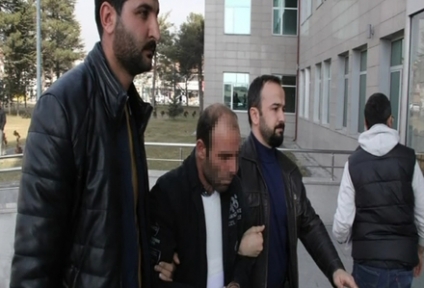 7 yıl boyunca tecavüz etti