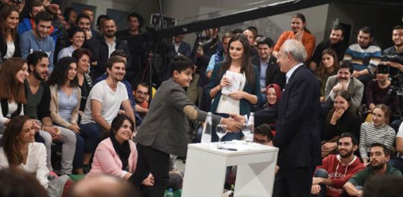 9 yaşındaki Yamaç Kılıçdaroğlu nu terletti