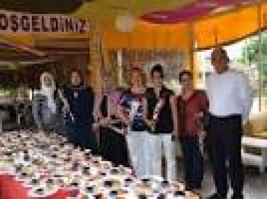  AK Parti den Anneler Günü Etkinliği