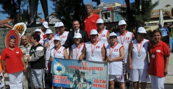 Engelliler 22 Kez Ayvalıkta Buluştular