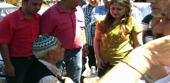 Çarptığı yaşlı adama sarılarak gözyaşlarına boğuldu