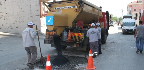 KARTAL BELEDİYESİ FEN İŞLERİ ÇALIŞMALARINI SÜRDÜRÜYOR