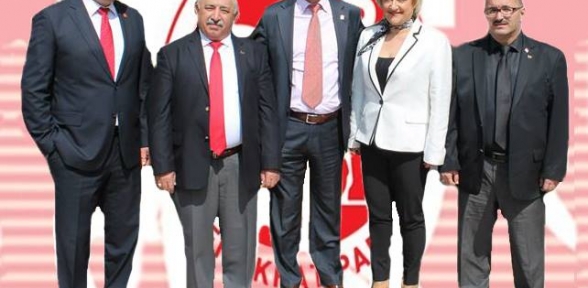 Seçimlere az bir süre kala Partiler de seçim heyecanı tüm hızıyla devam ediyor.