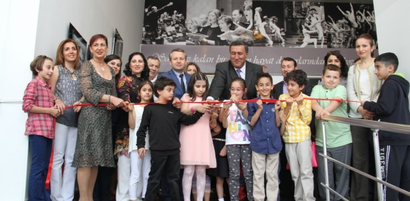 Yıldız İşçimenler İlkokulu öğretmenleri resim sergisi açıldı