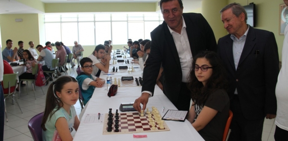 İstanbul Kulüpleri Satranç Birinciliği Şampiyonası Kartal Belediyesi’nde başladı