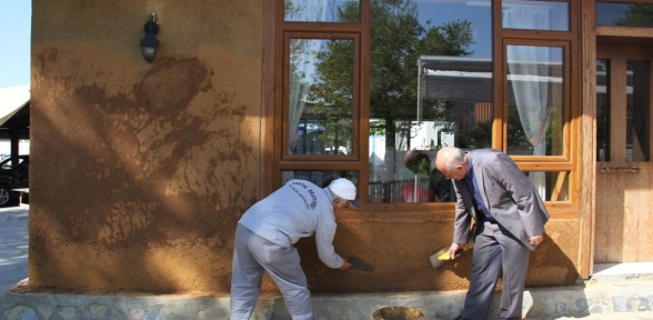 Kartal Belediyesi'nden Saman Kafe'nin çatı ve duvarına tadilat