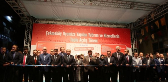Çekmeköy’de Onbinler Başbakanı Bağrına Bastı
