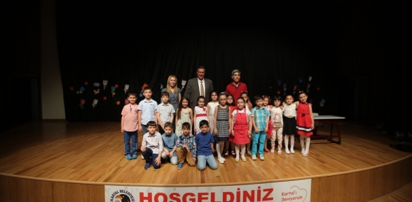 ÇOCUKLARDAN BAŞARILI DRAMA GÖSTERİSİ