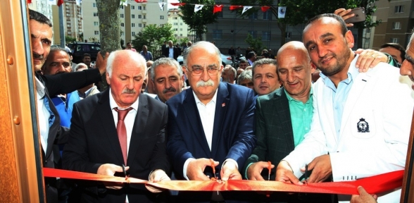 Başkan Altınok Öz, modern taksi durağının açılışını yaptı